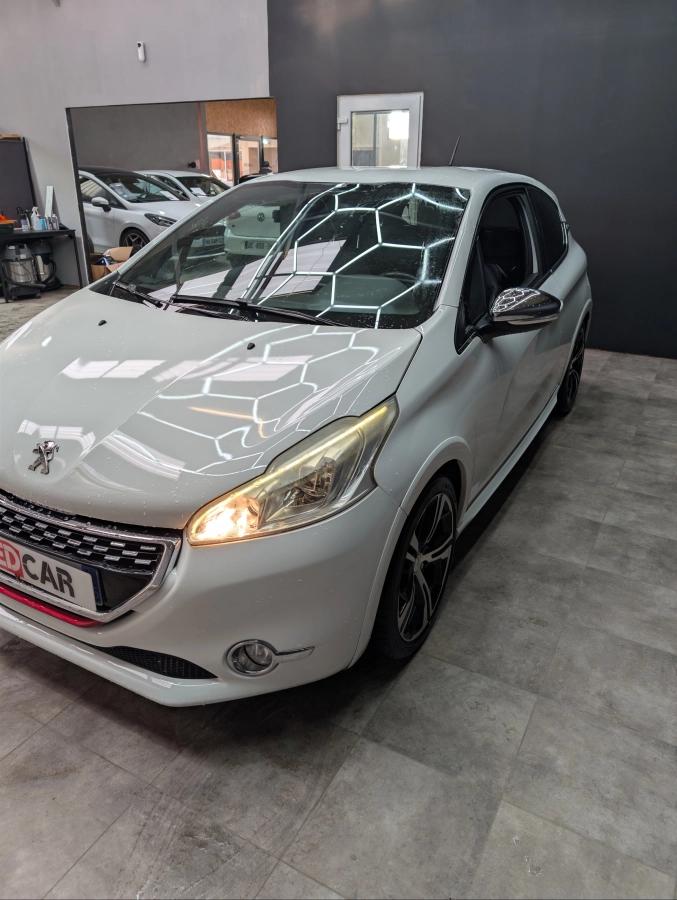 Peugeot 208 GENERATION-I 1.6 THP 200 GTI