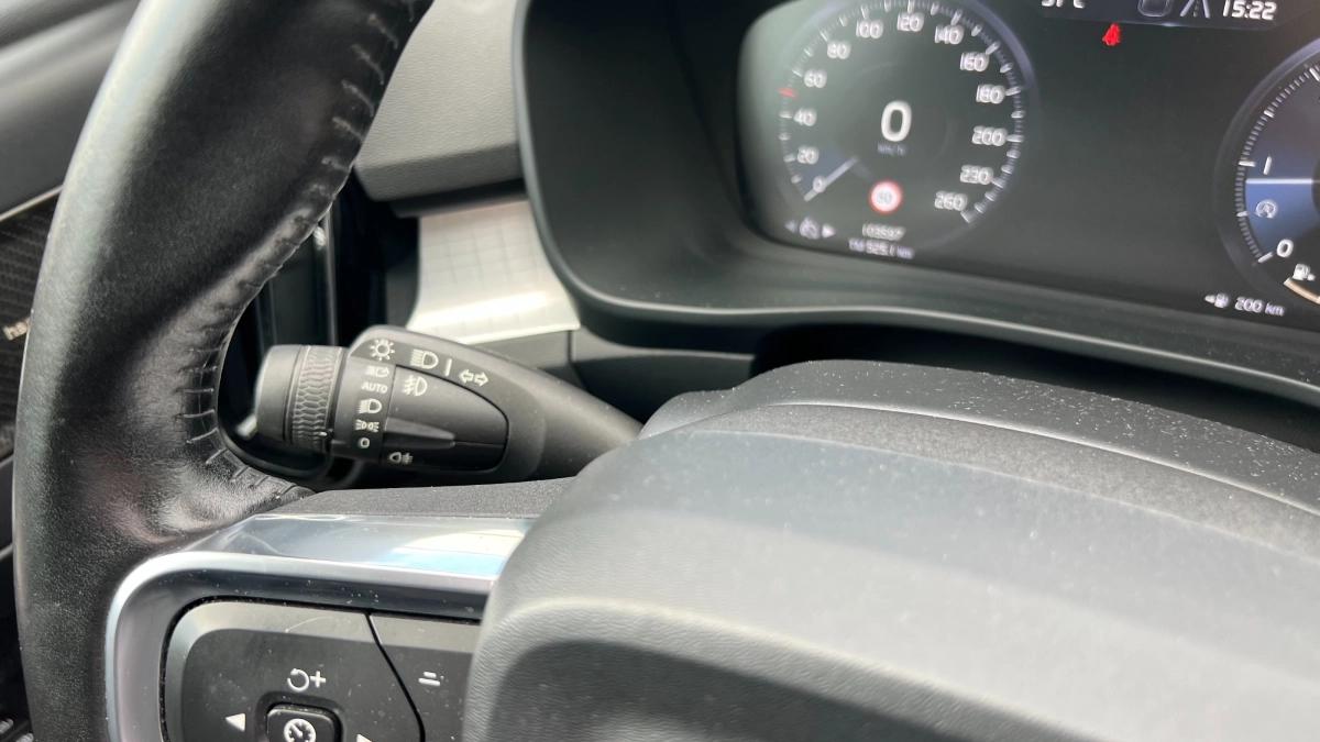 Volvo Xc40 2.0 D4 190 MOMENTUM AWD GEARTRONIC BVA