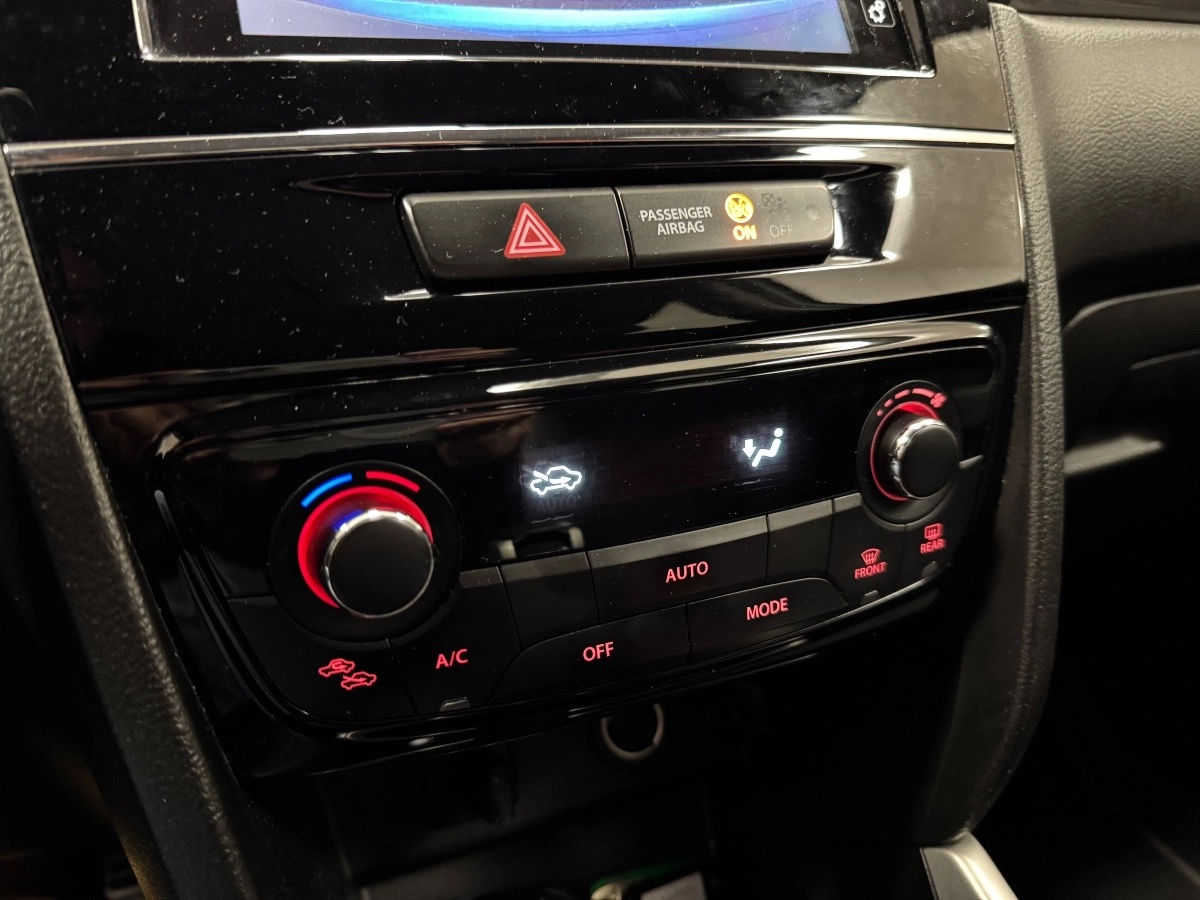 Suzuki Vitara - photo 16