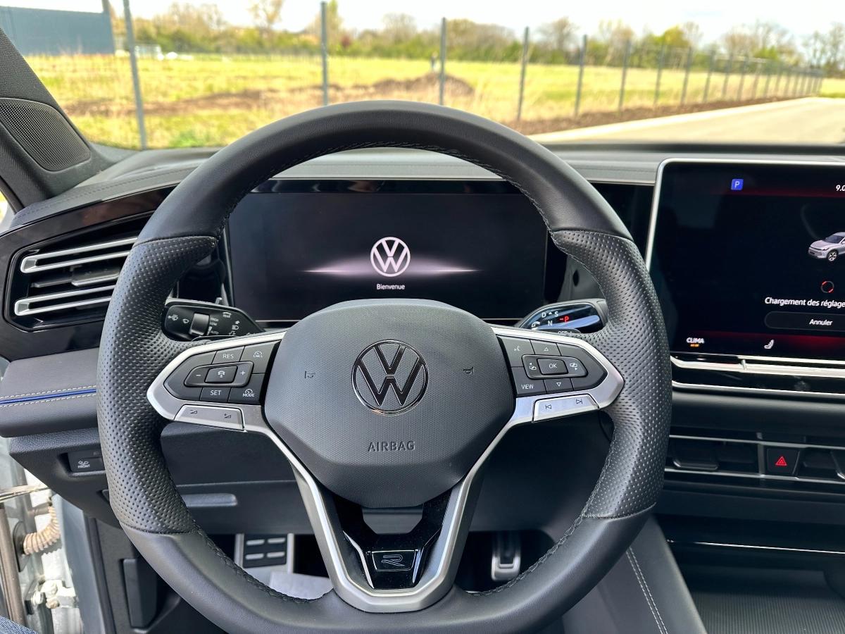 Volkswagen Tiguan 2.0 TDI 150 R-LINE DSG BVA