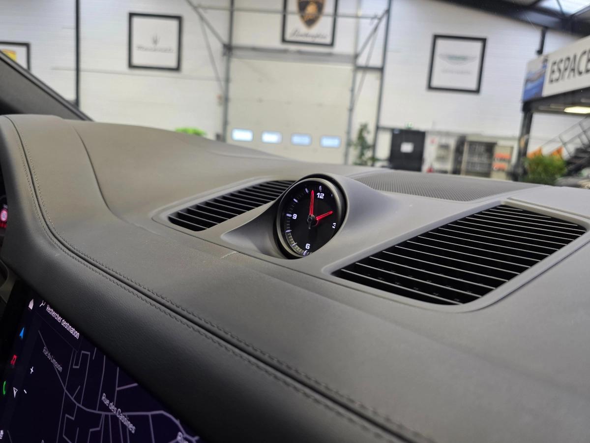 PORSCHE CAYENNE 3.0 V6 462 PLATINIUM EDITION