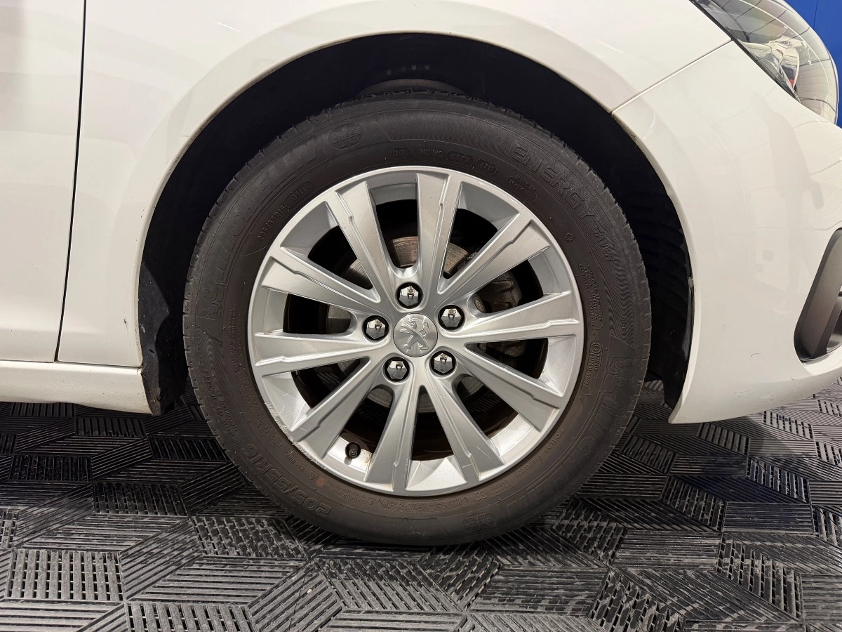 Peugeot 308 - photo 8