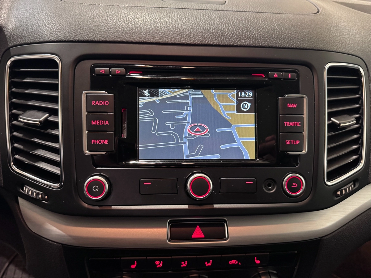 Volkswagen Sharan - photo 19