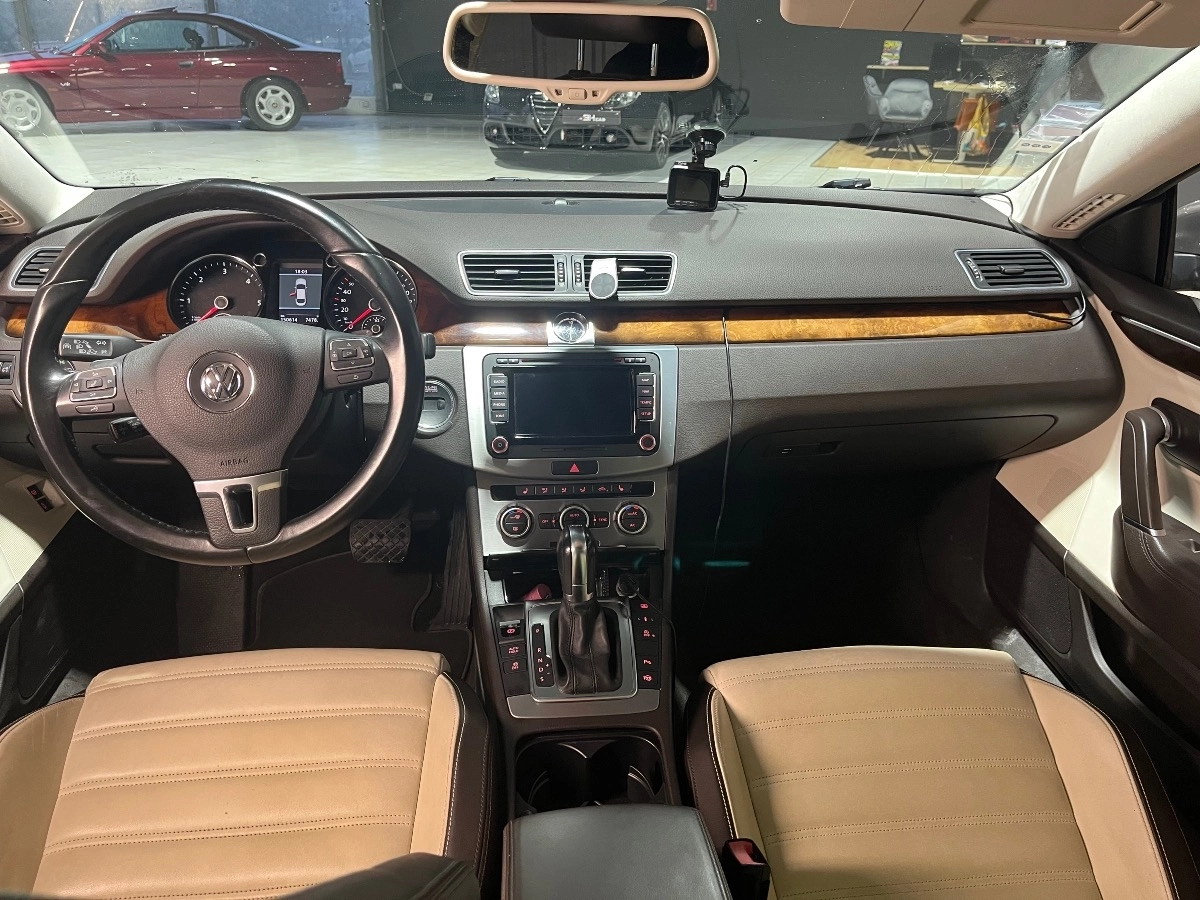Volkswagen Passat - photo 12