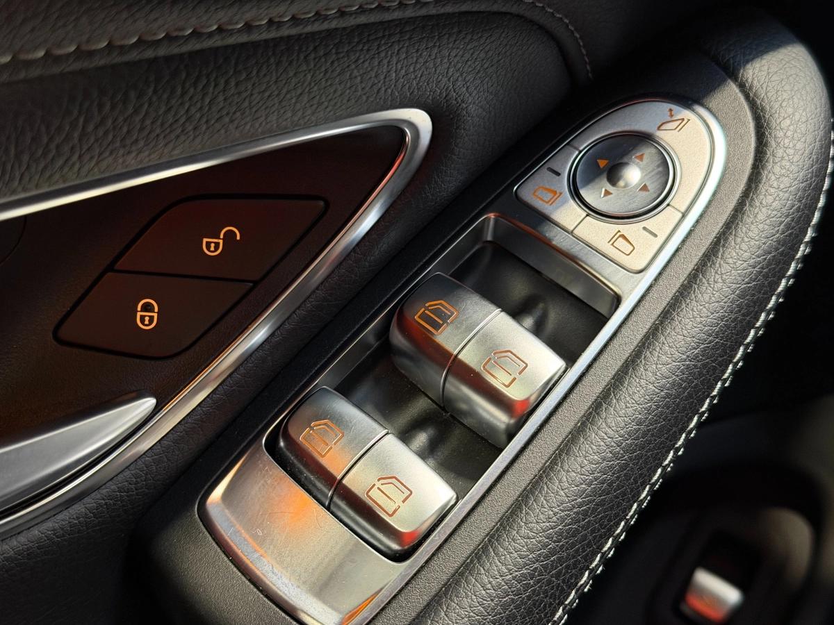 Mercedes Classe C CABRIOLET 4.0 63 475 AMG BVA