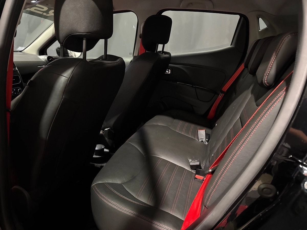 Renault Clio - photo 12