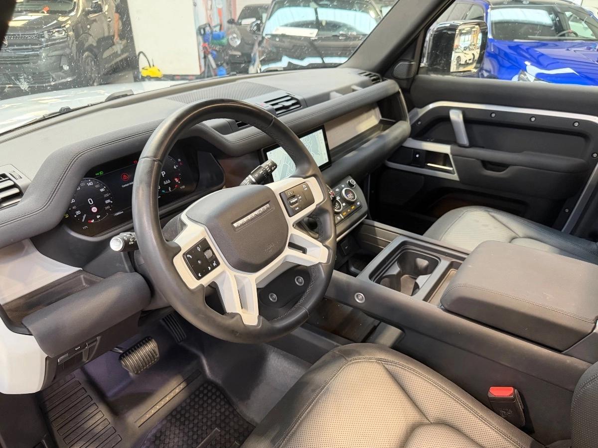 Land Rover Defender 110 3.0 D200 200 MHEV X-DYNAMIC 4WD BVA8 /ATTELAGE/TOIT PANO/CARPLAY/MERIDIAN/