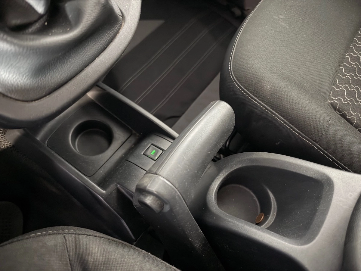 Renault Kangoo Express - photo 22