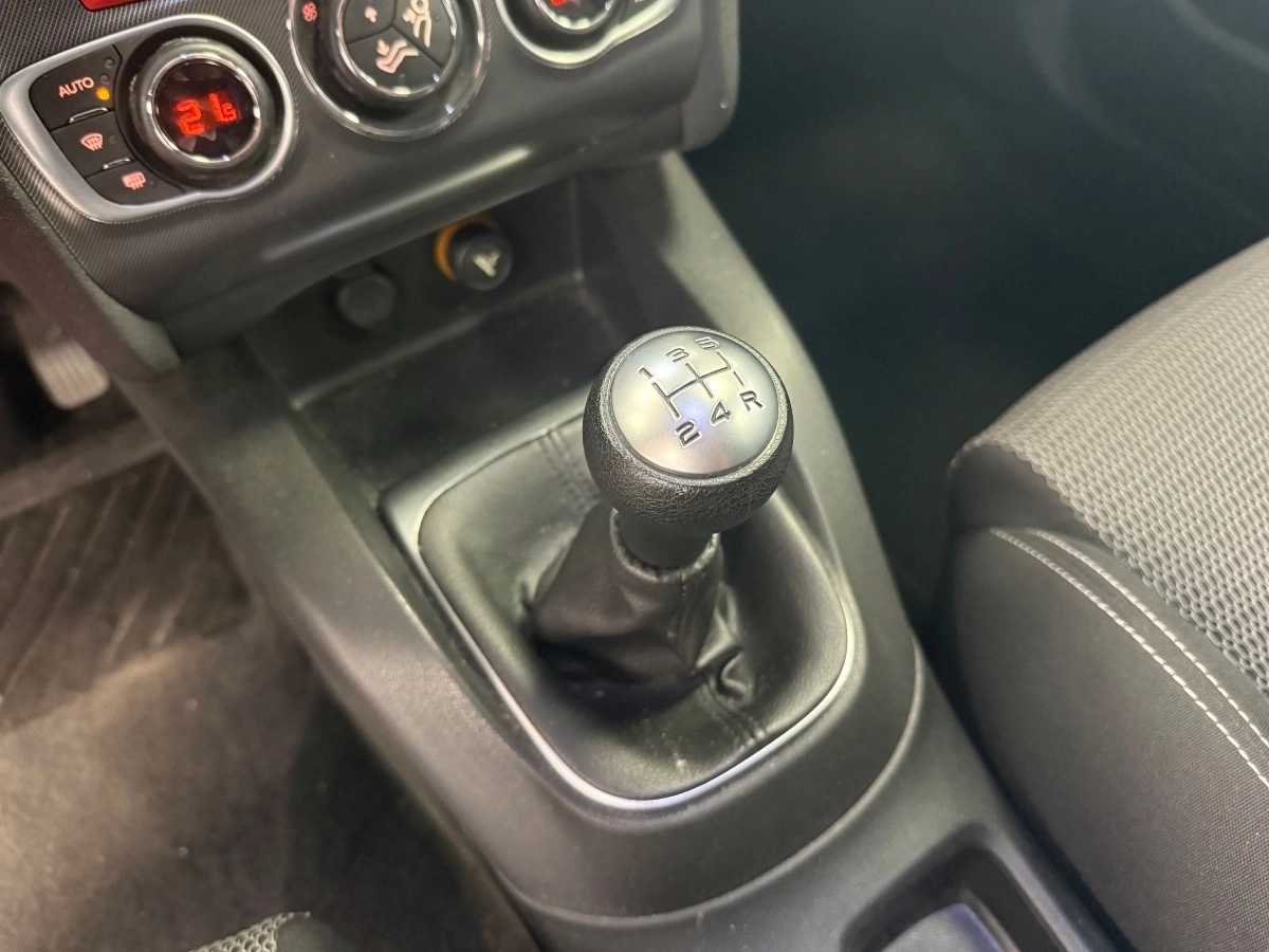Citroen C4 - photo 16
