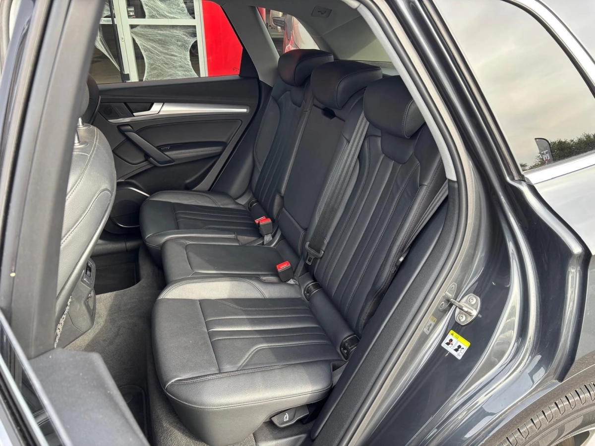 Audi Q5 - photo 9