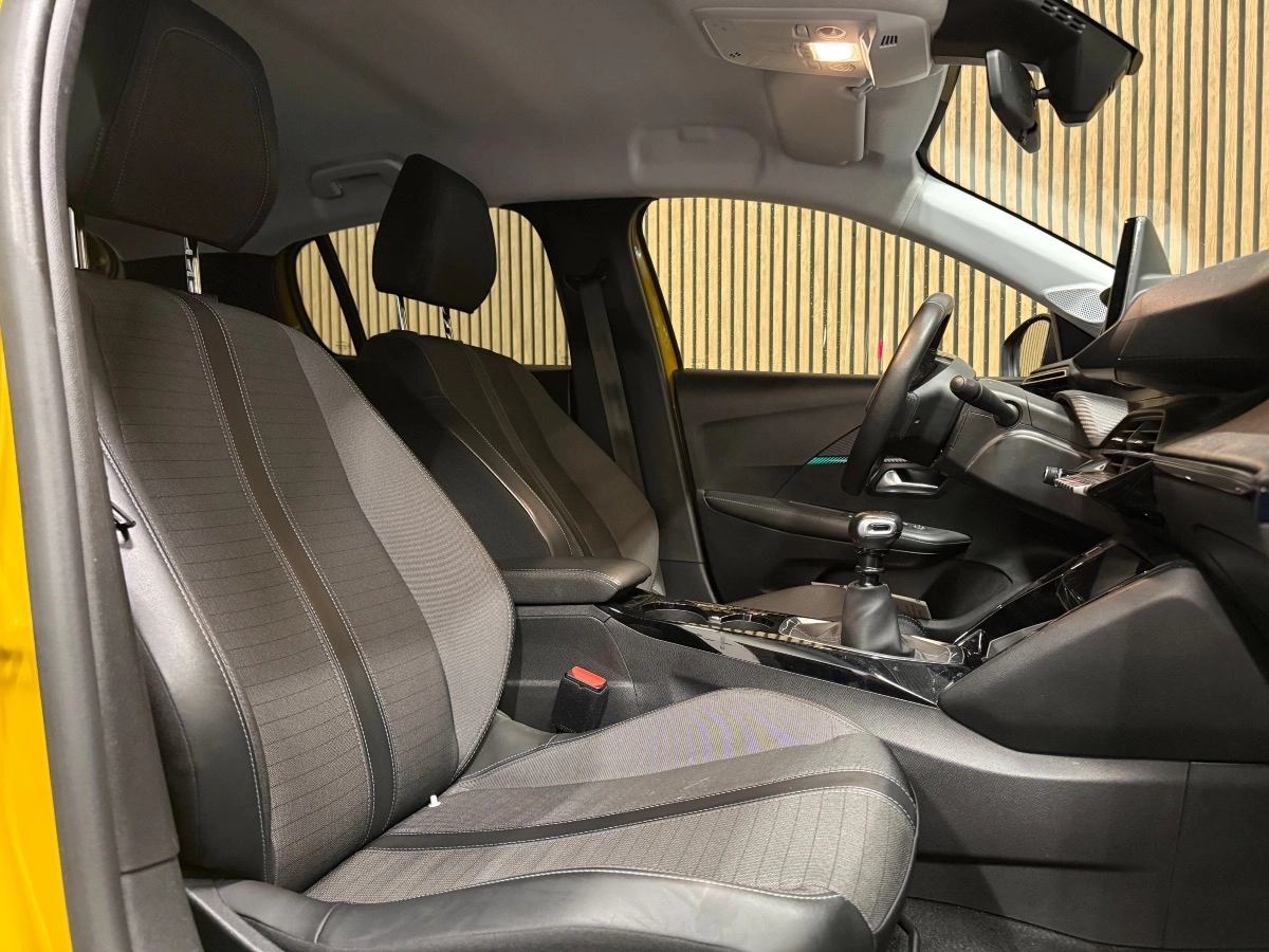 Peugeot 208 - photo 17