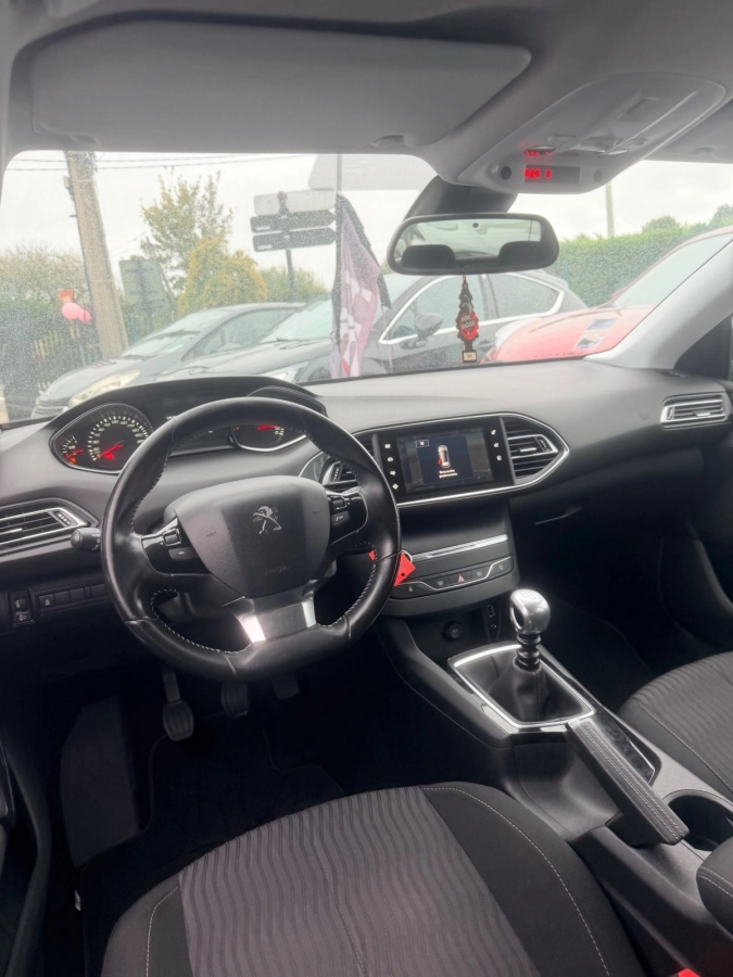 Peugeot 308 - photo 3