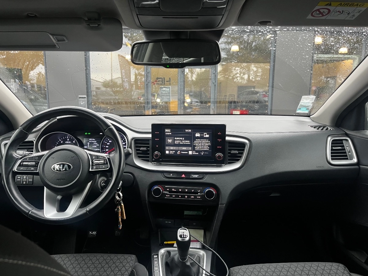 Kia Ceed - photo 8