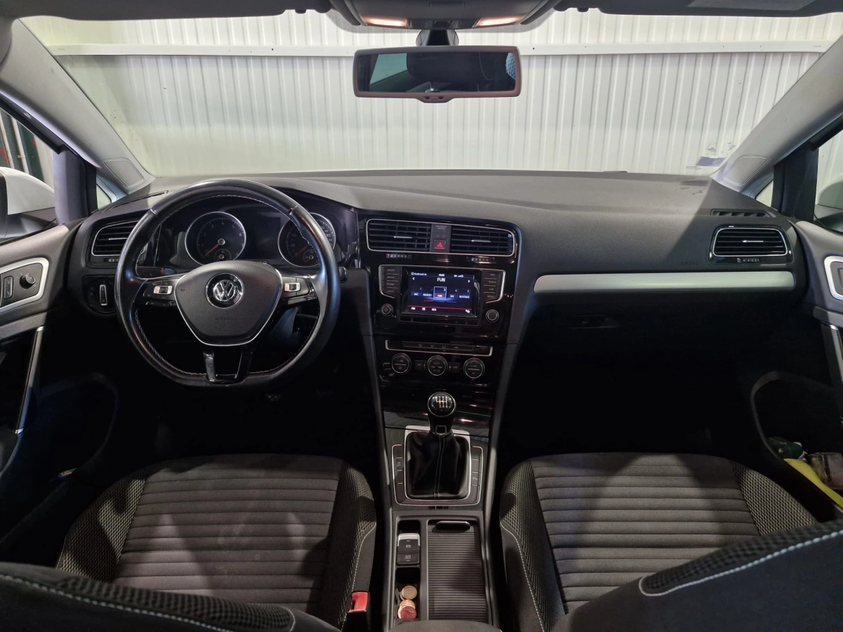 Volkswagen Golf - photo 7