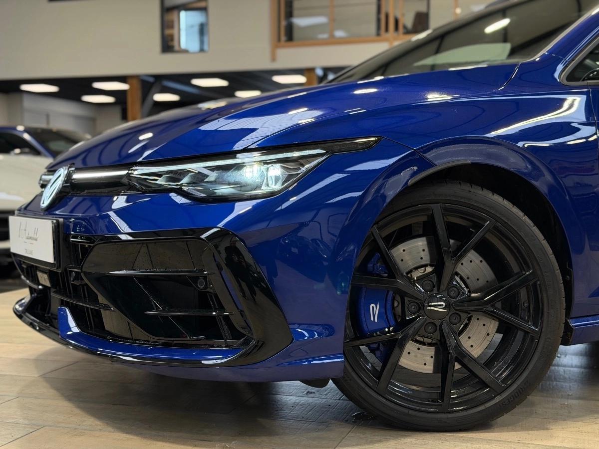 VOLKSWAGEN GOLF VIII R - 2.0 TSi 4MOTION DSG7 333CH - AKRAPOVIC/HARMAN KARDON/TOIT OUVRANT