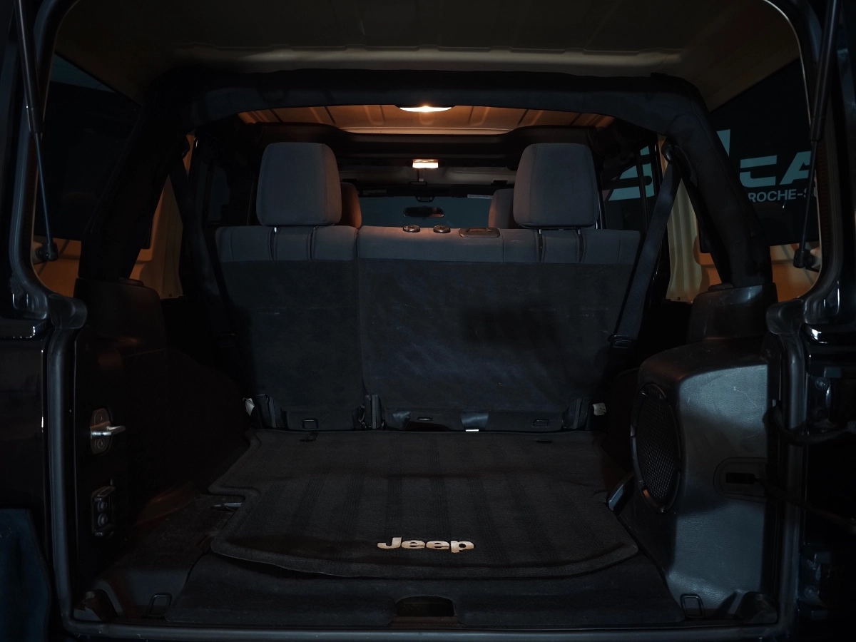Jeep Wrangler - photo 27