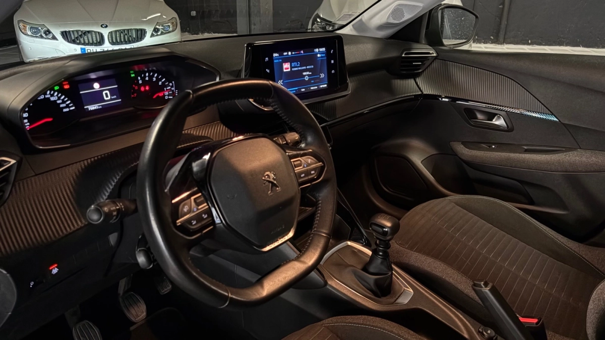 Peugeot 208 - photo 18
