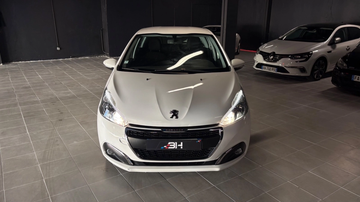 Peugeot 208 - photo 3