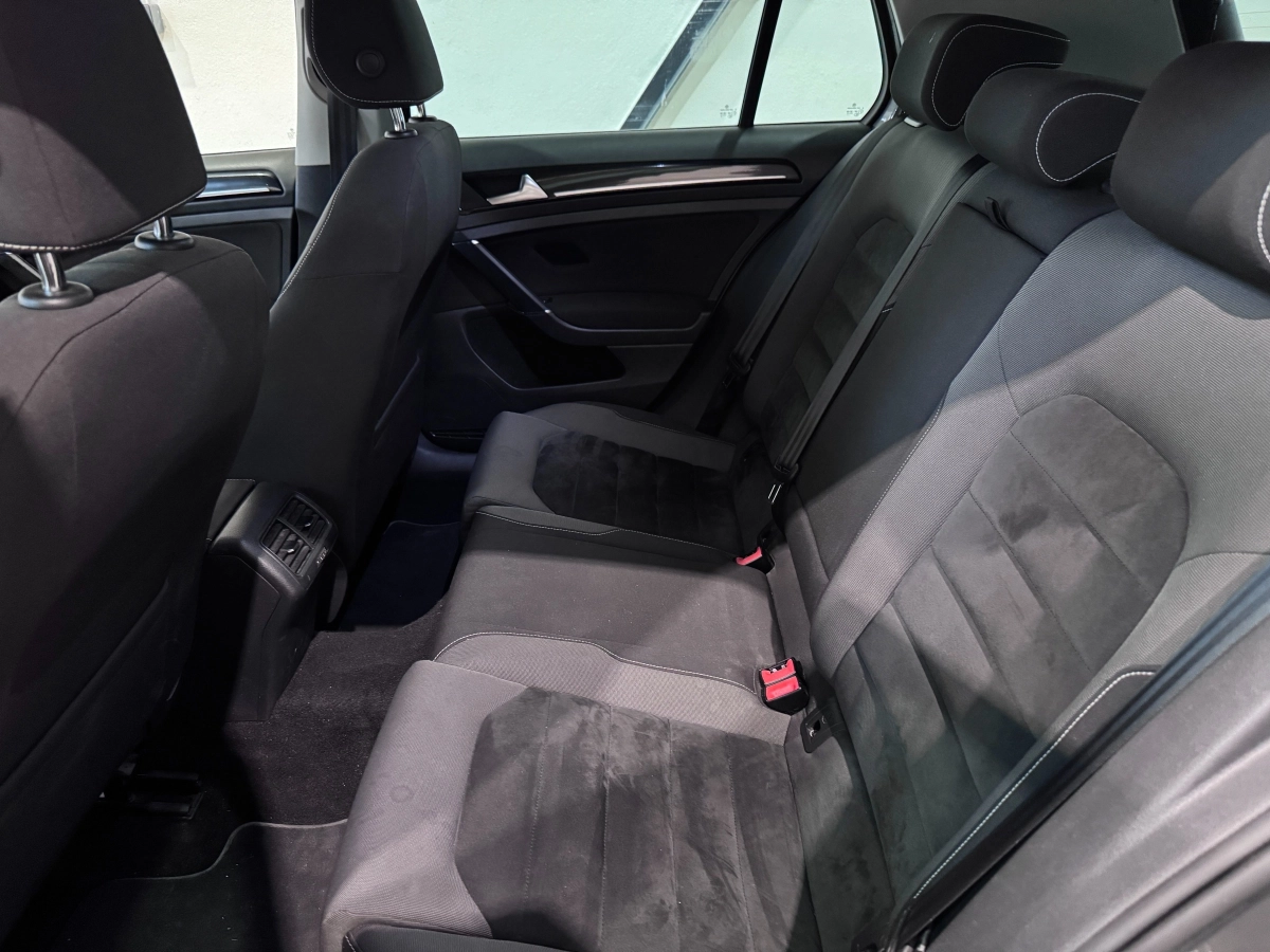 Volkswagen Golf - photo 8