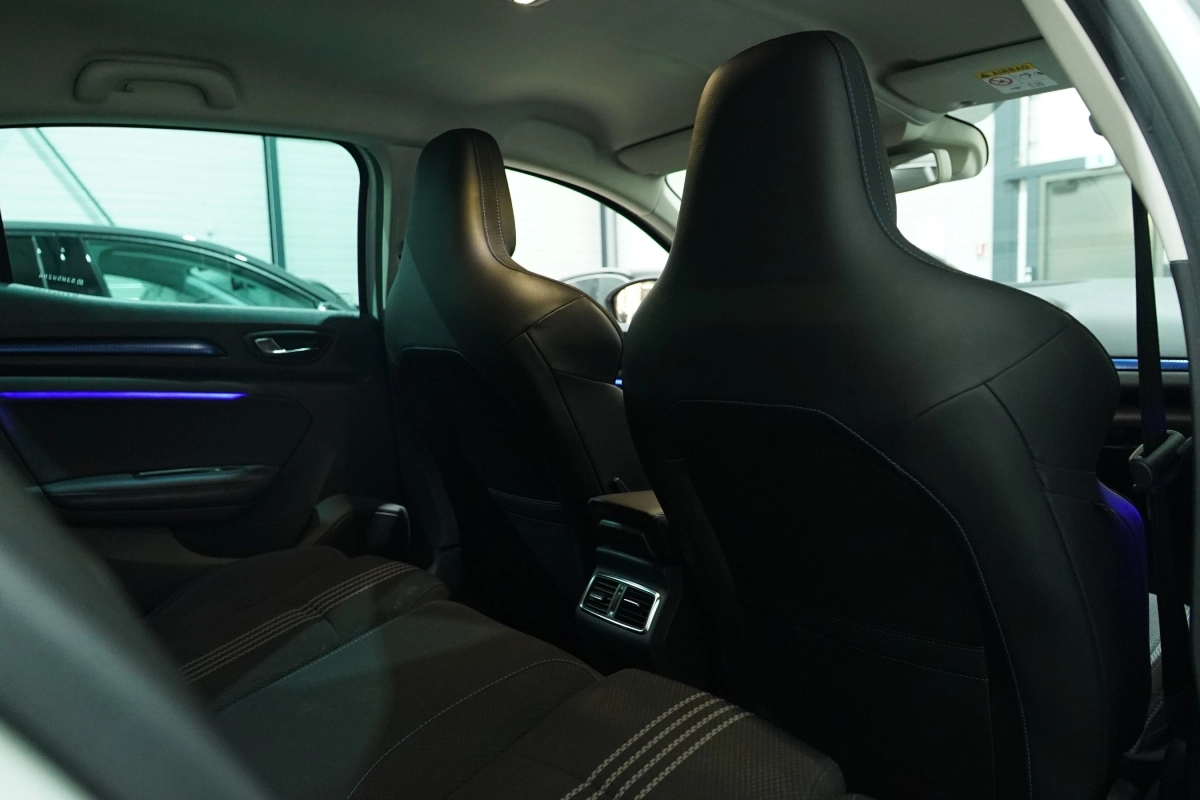 Renault Megane - photo 16