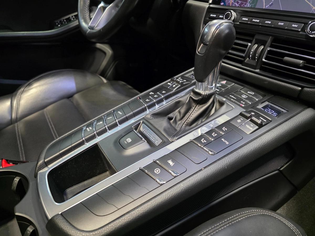PORSCHE MACAN 2.0 245 TOIT PANO / CHRONO / BOSE