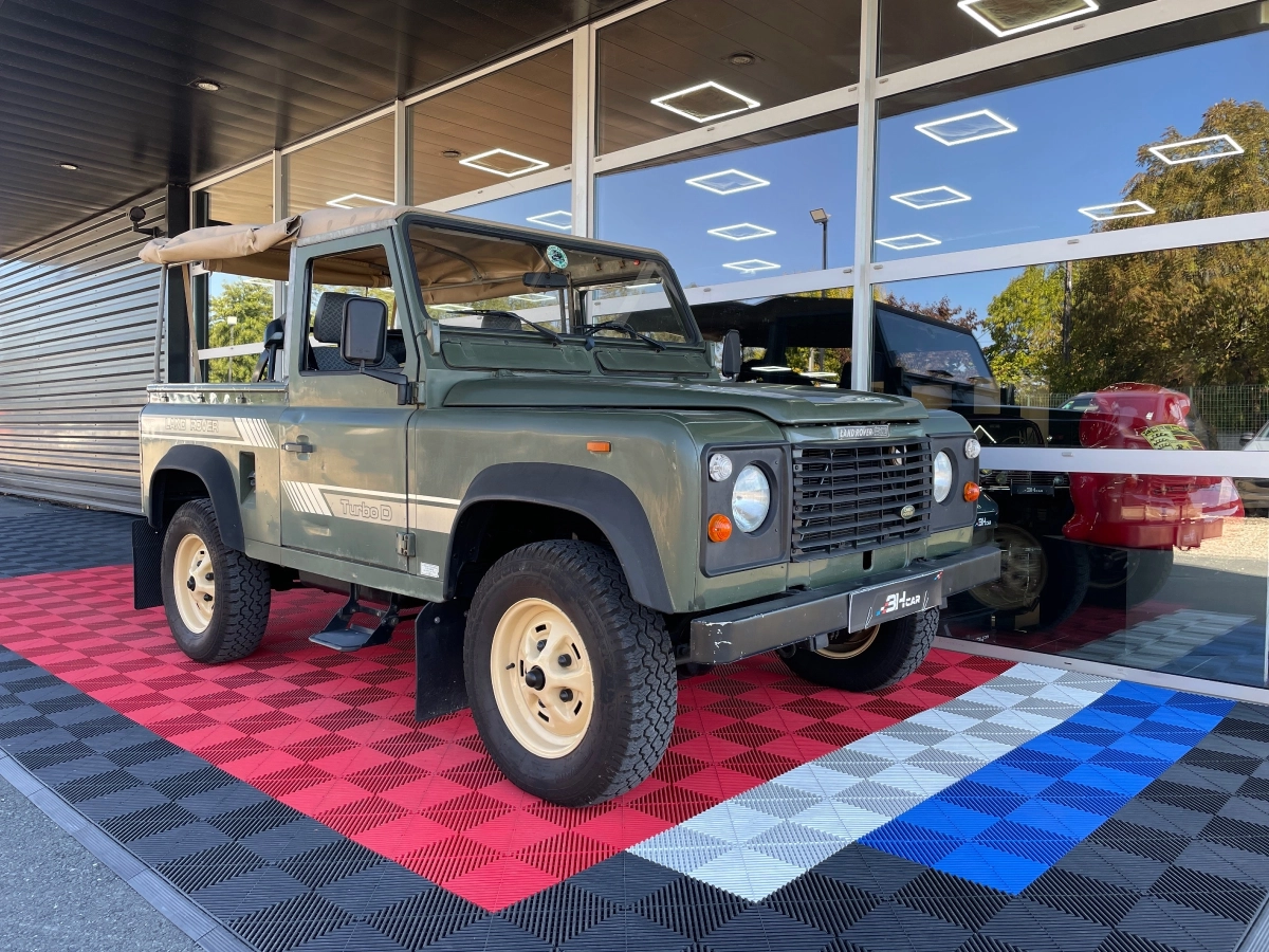 Land Rover Defender