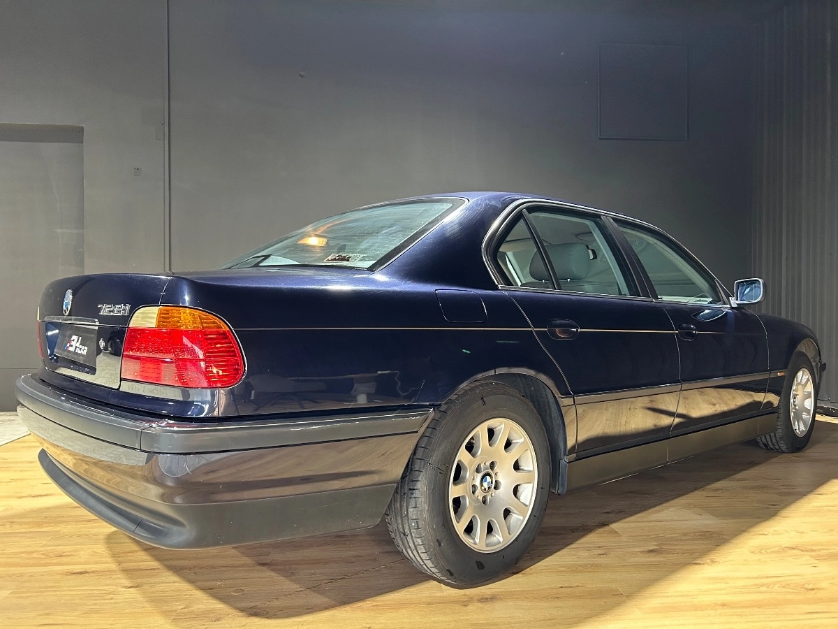 Bmw Serie 7 - photo 2
