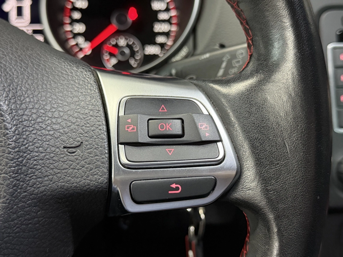 Volkswagen Golf - photo 9