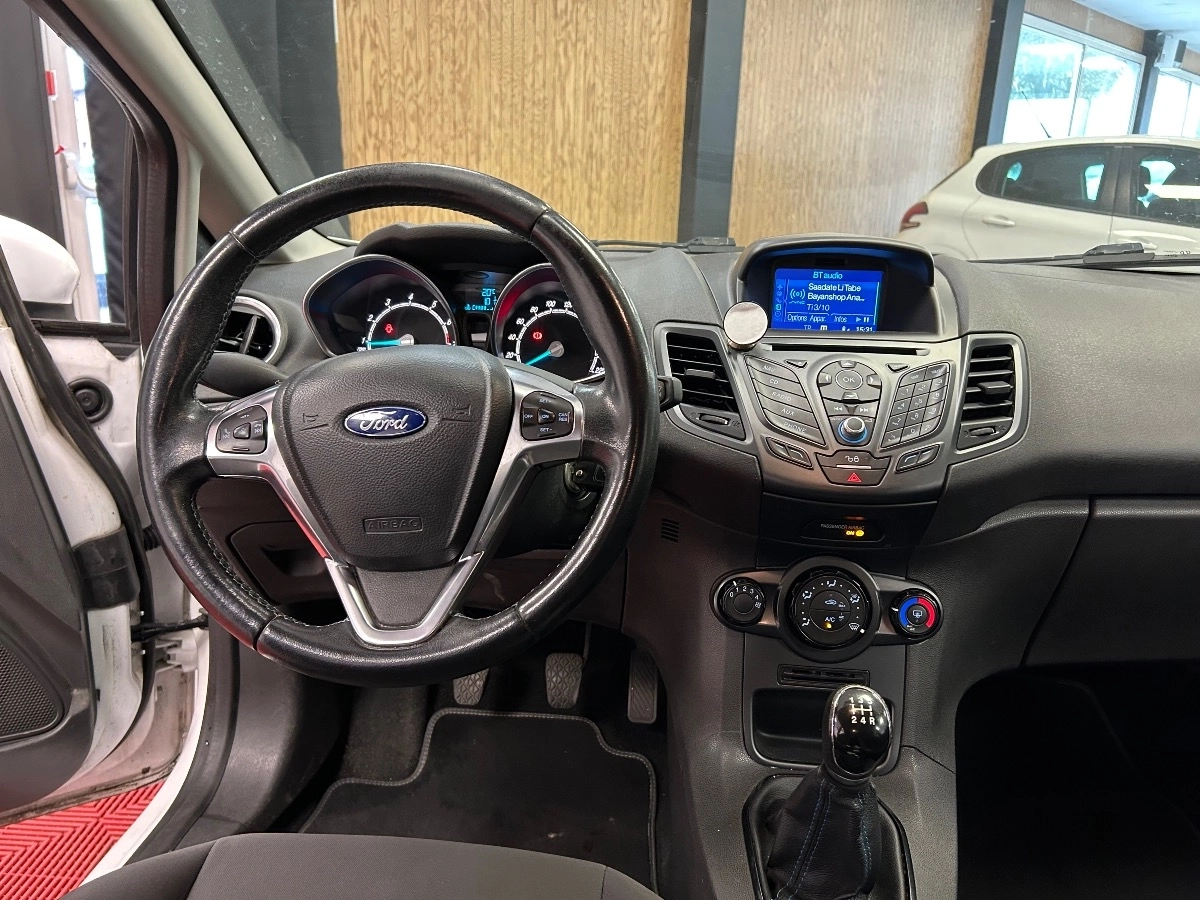 Ford Fiesta - photo 7