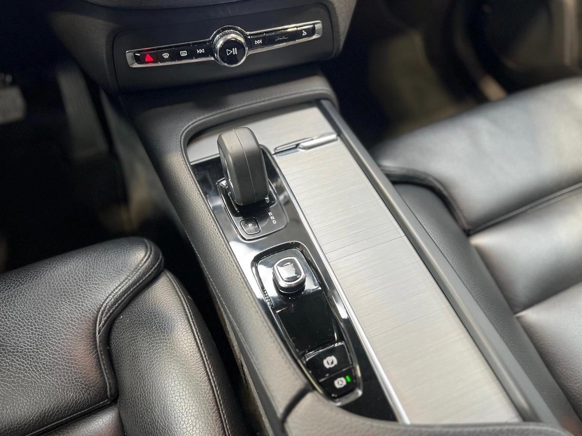 Volvo XC90 II (2) B5 AWD D MILD HYBRID 235 ULTIMATE STYLE 7PL GEARTRONIC8 + ATTELAGE ELECTRIQUE