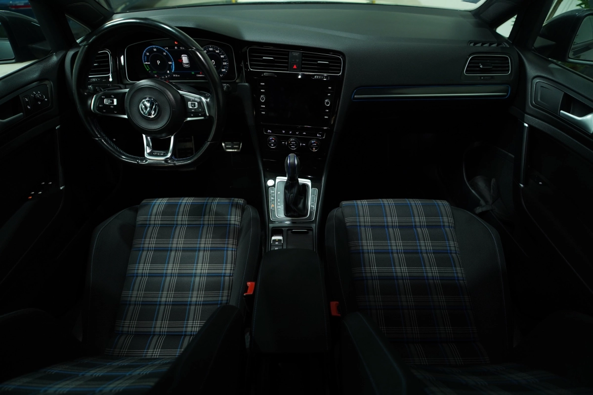 Volkswagen Golf - photo 13