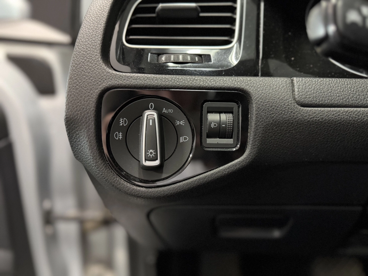 Volkswagen Golf - photo 14