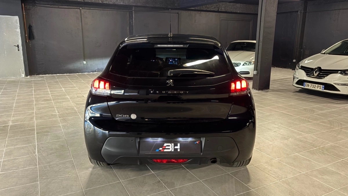 Peugeot 208 - photo 5