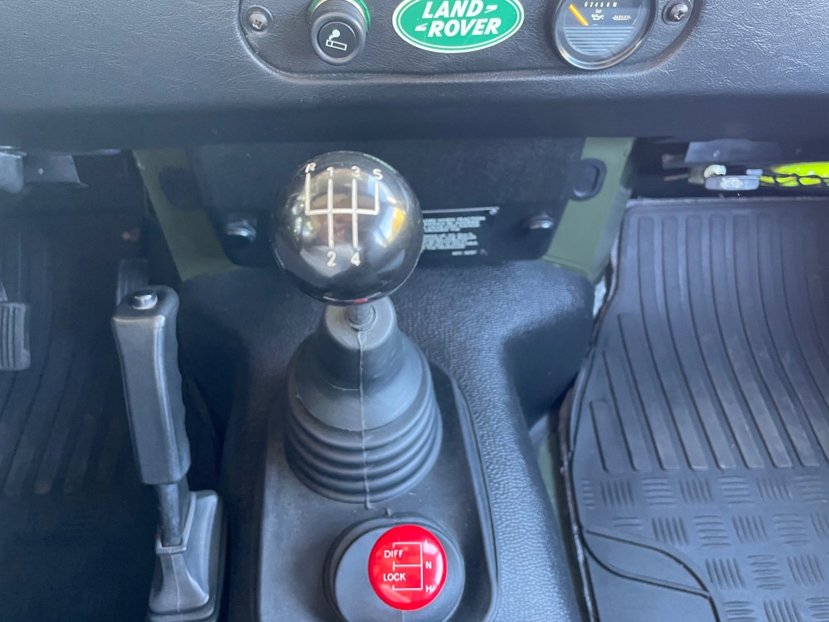 Land Rover Defender - photo 19