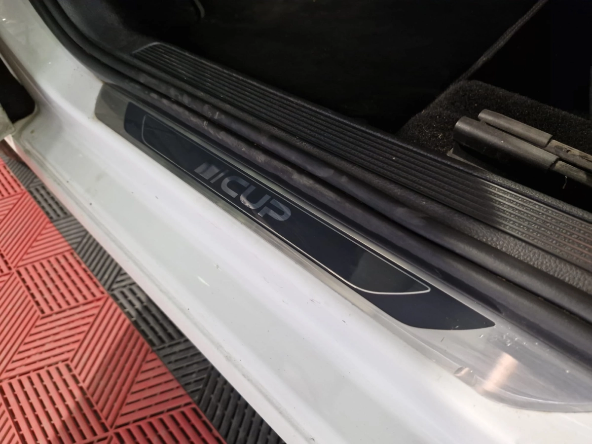 Volkswagen Golf - photo 32