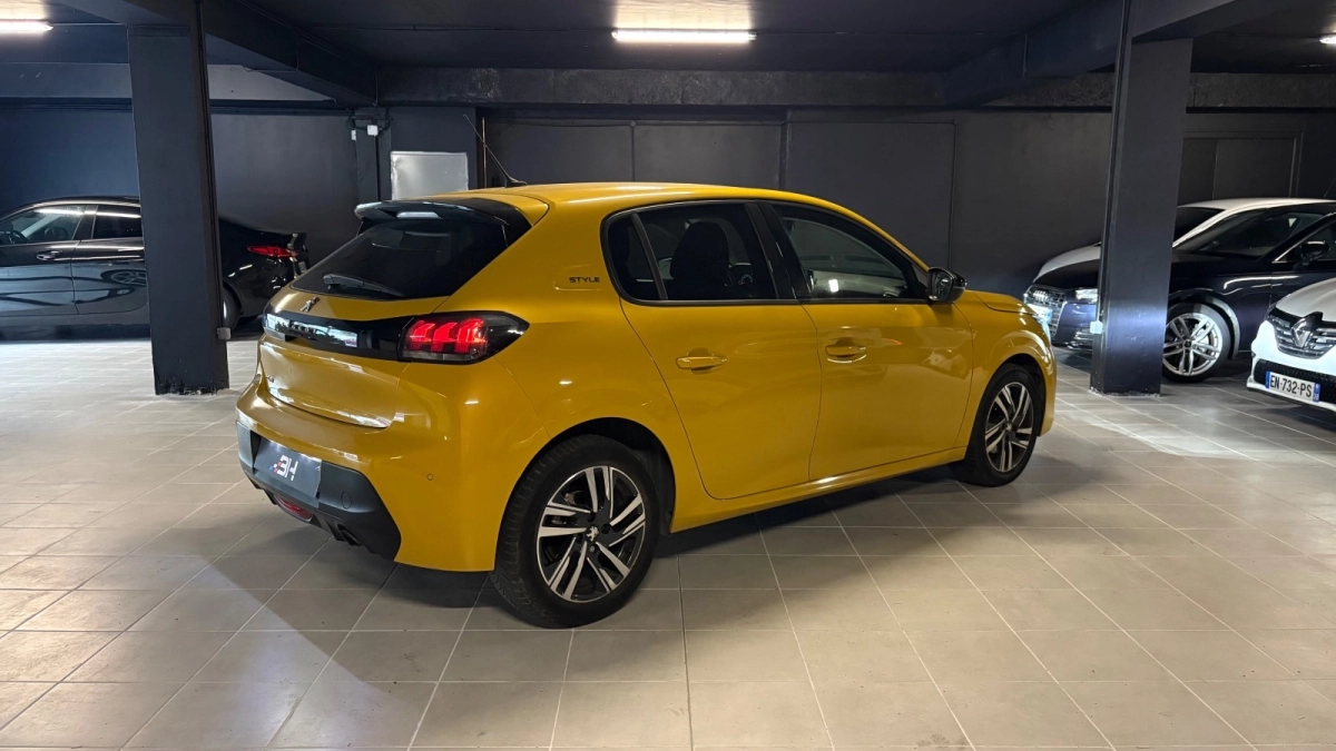 Peugeot 208 - photo 2