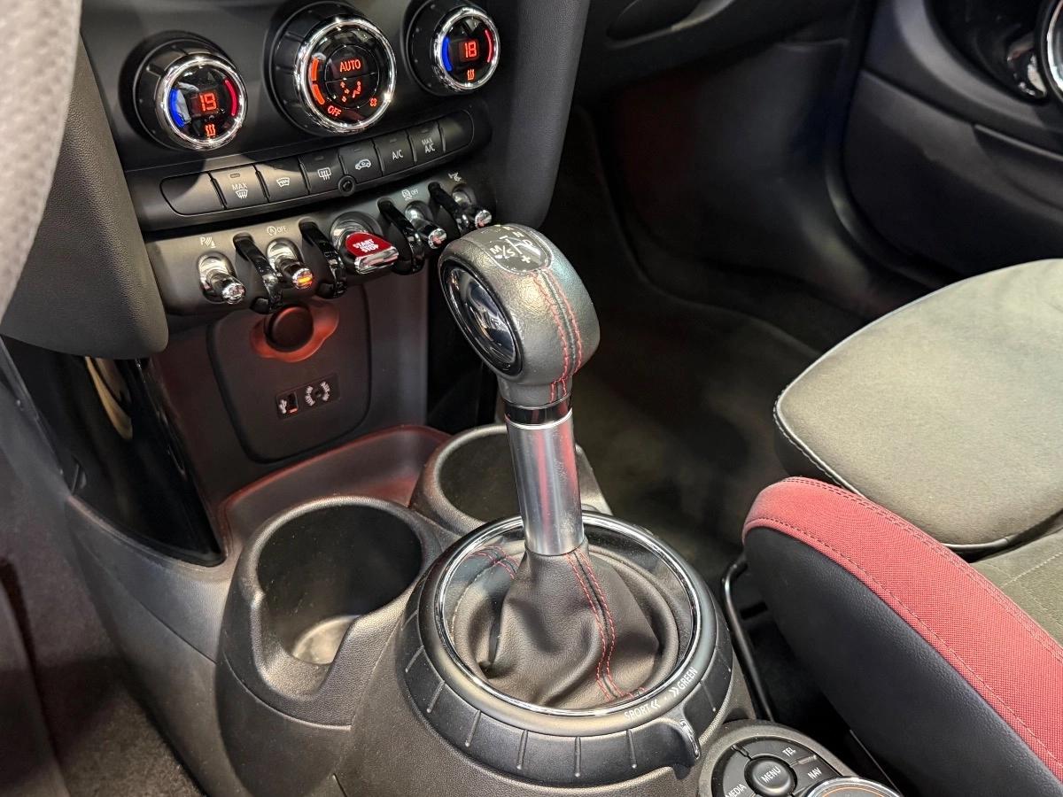 Mini Mini III (F56) 2.0 231 JCW BVA6 3P