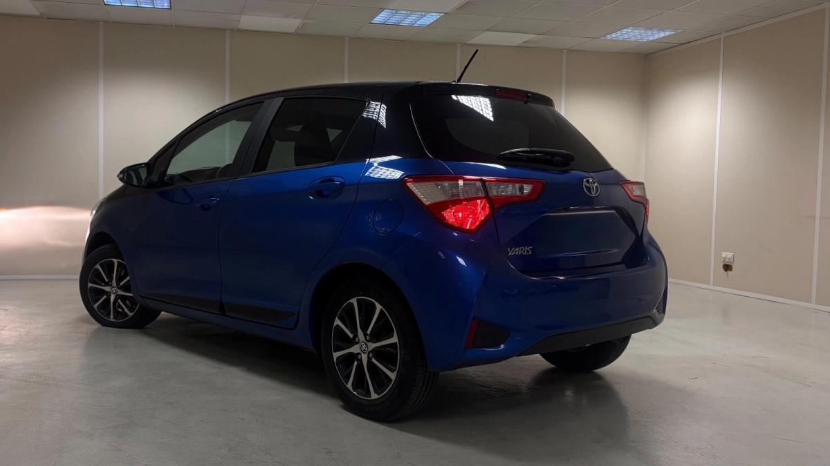 Toyota Yaris - photo 2