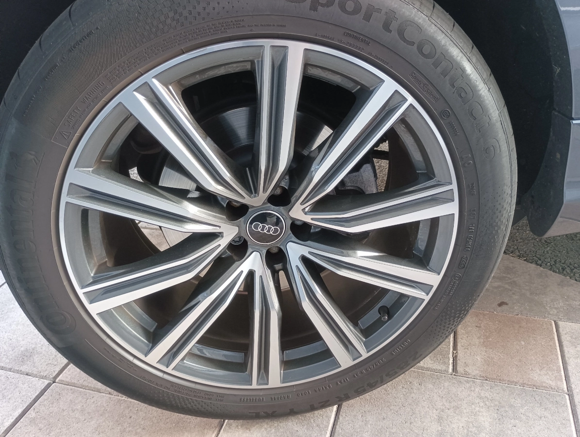 Audi Q8 - photo 12