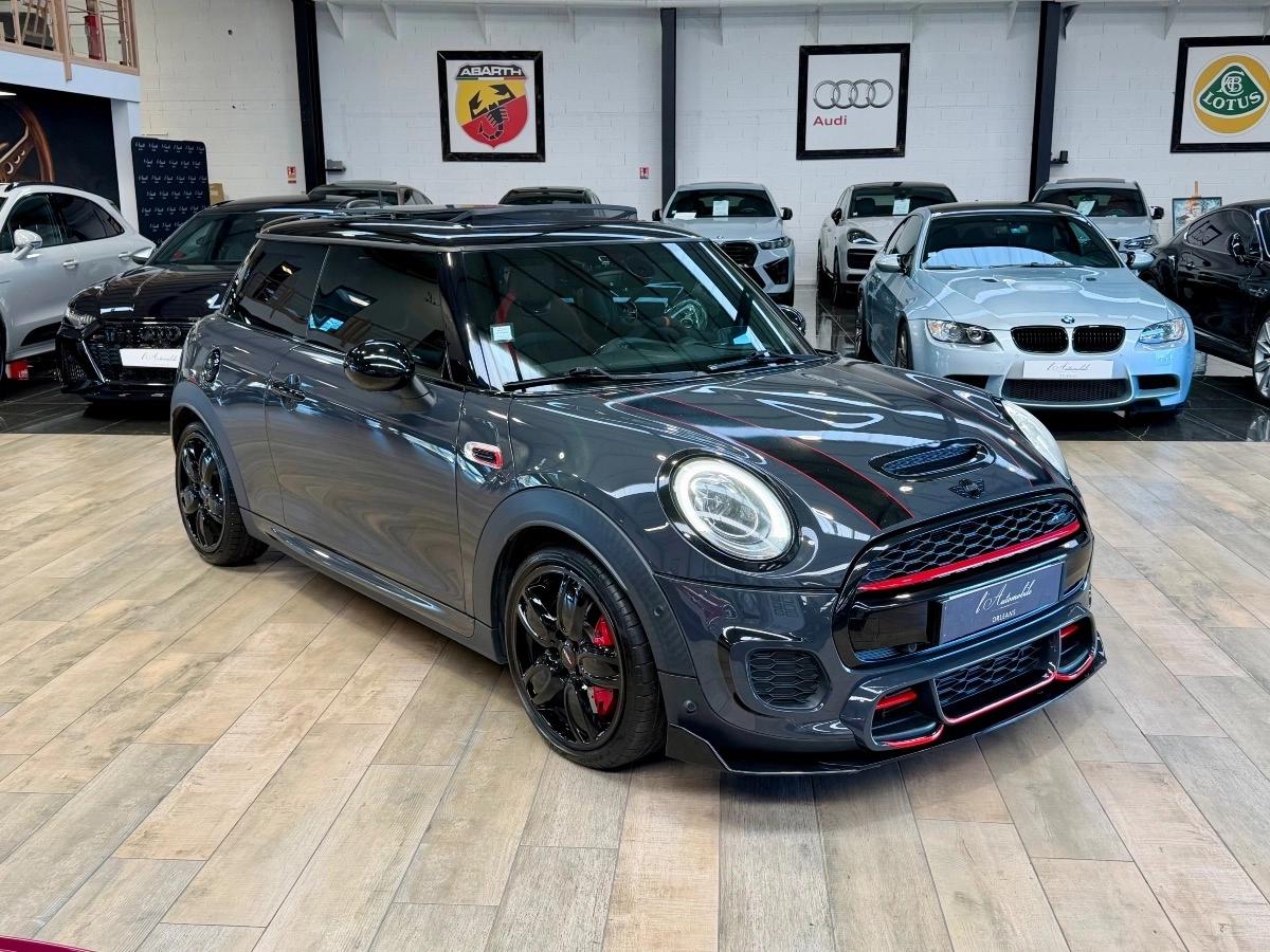 Mini Mini III (F56) 2.0 231 JCW BVA6 3P