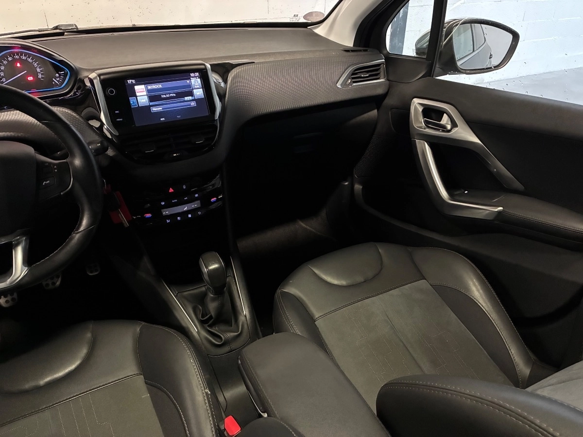 Peugeot 208 - photo 9