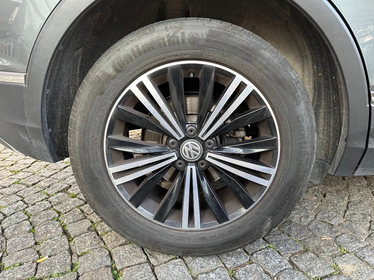 Volkswagen Tiguan 2.0 TDI 150 BLUEMOTION CARAT EXCLUSIVE 4MOTION DSG BVA