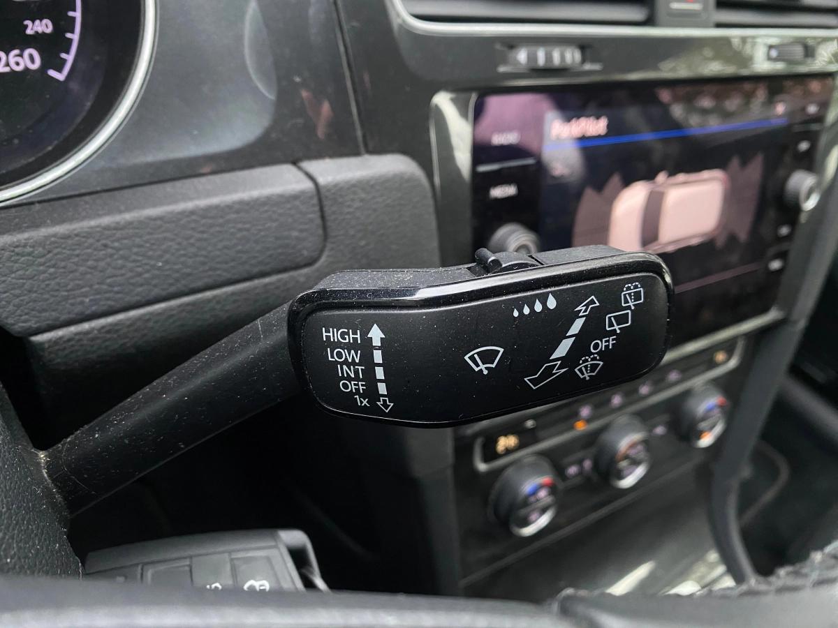 Volkswagen Golf 1.0 TSI 110 BLUEMOTION FIRST EDITION