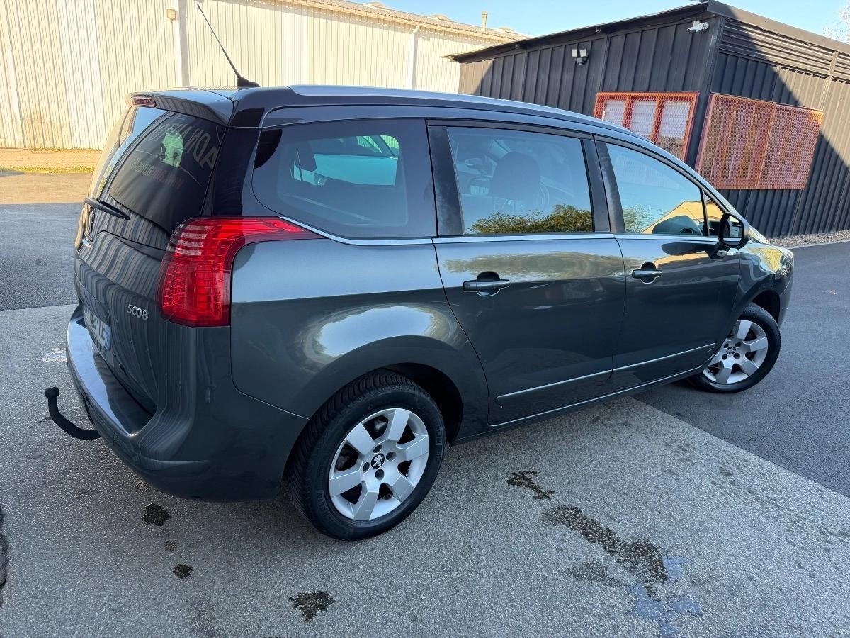 Peugeot 5008 GENERATION-I 1.6 BLUEHDI 120 STYLE