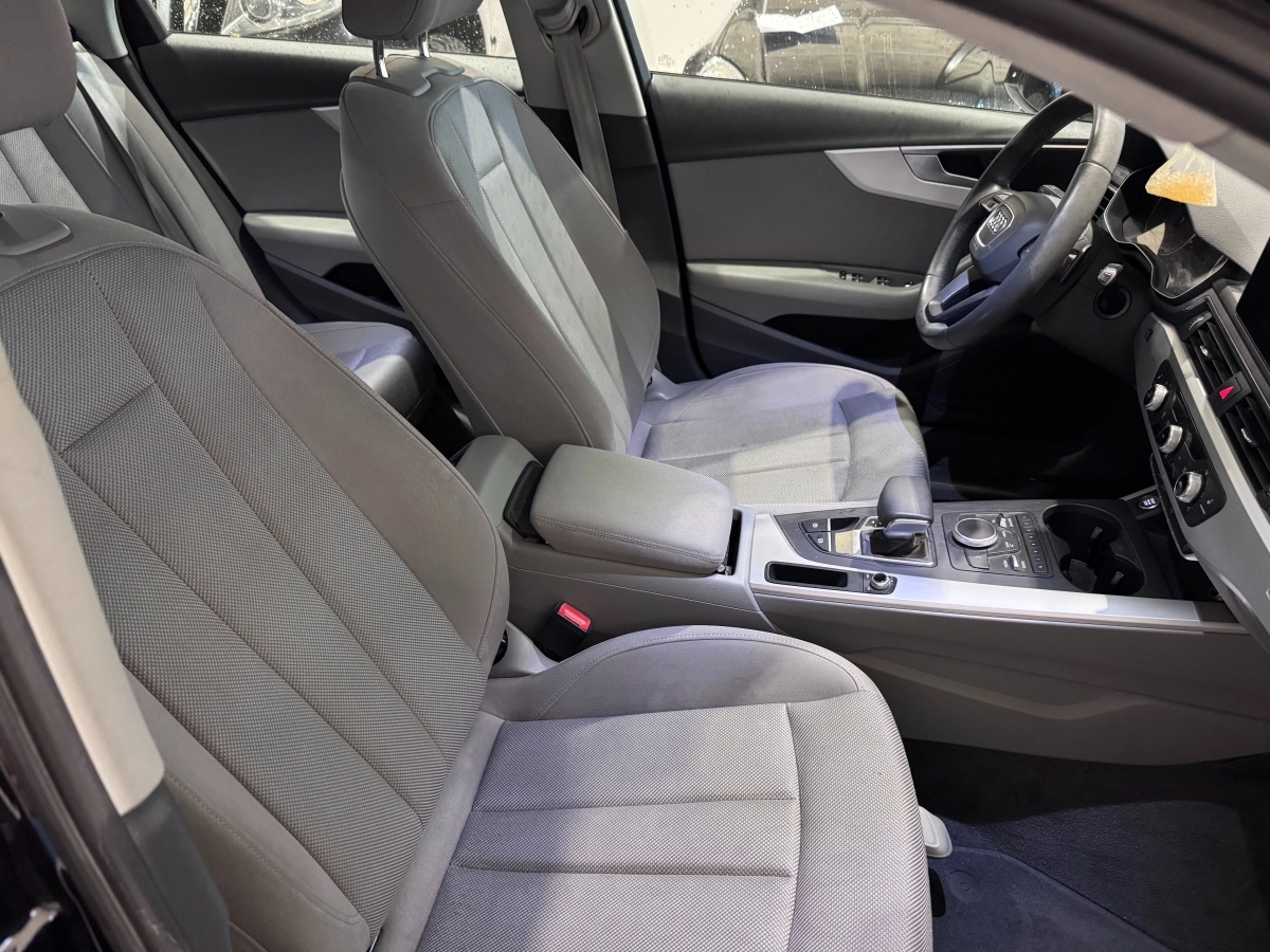 Audi A4 - photo 11