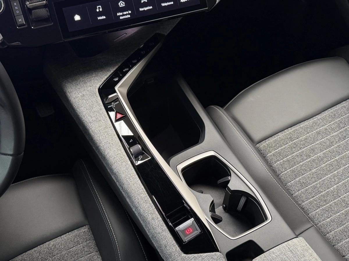 PEUGEOT 3008 1.2 HYBRID E-DSC6 136CH - FINITION ALLURE - 1ERE MAIN - TVA RECUPERABLE