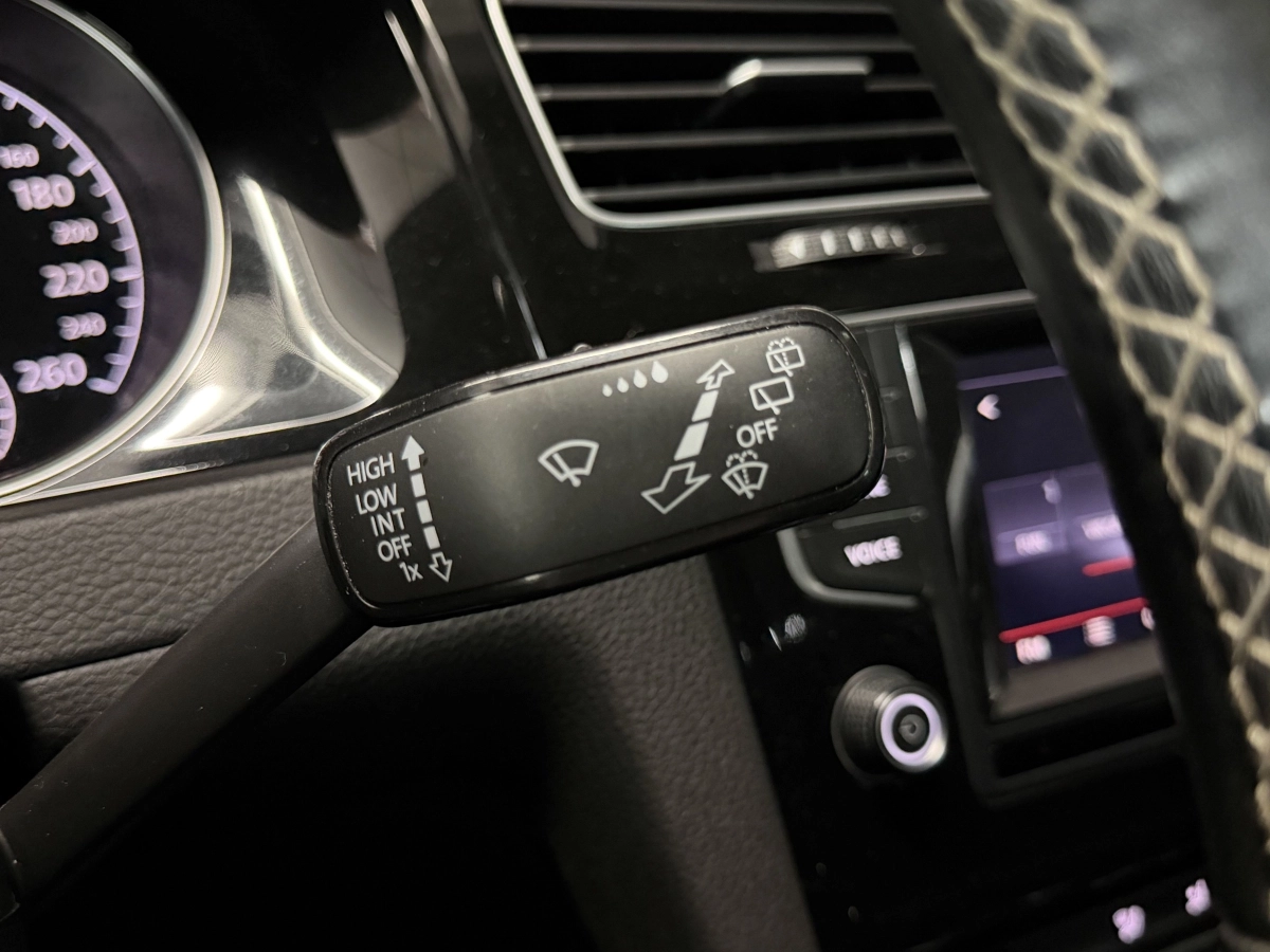 Volkswagen Golf - photo 11