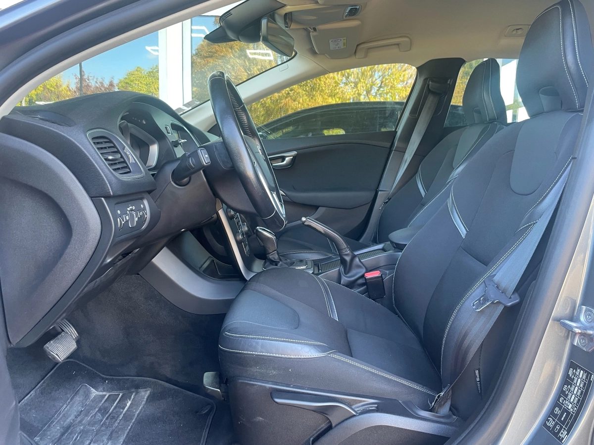 Volvo V40 - photo 7