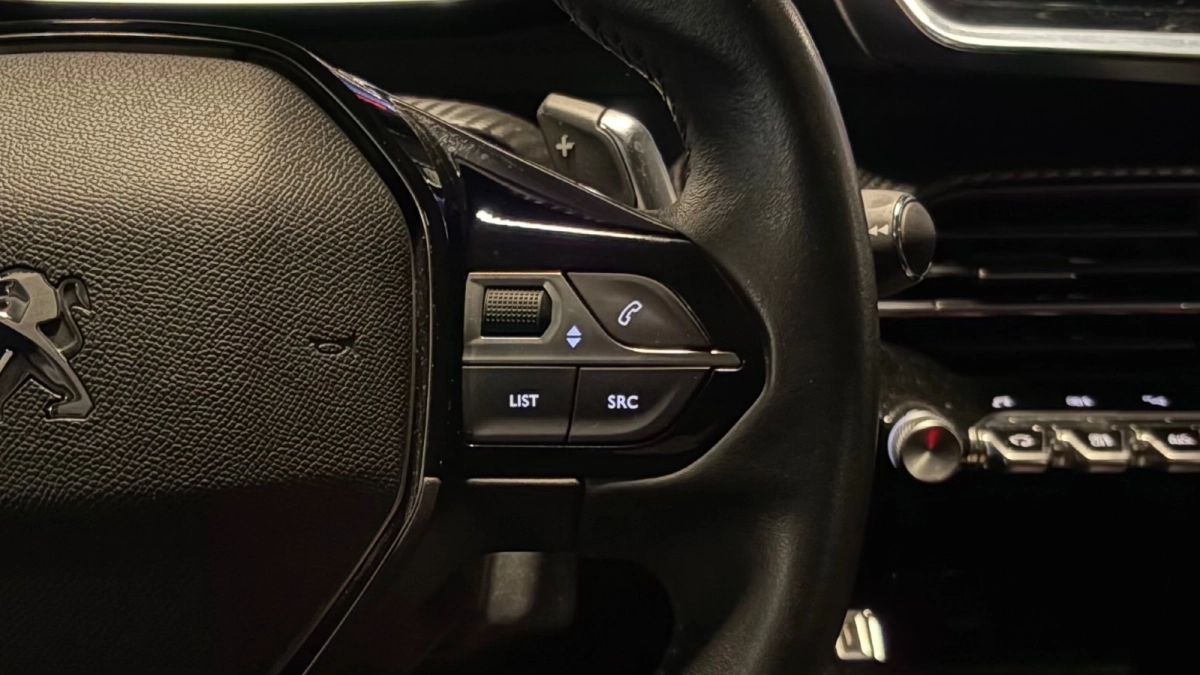 Peugeot 208 - photo 18