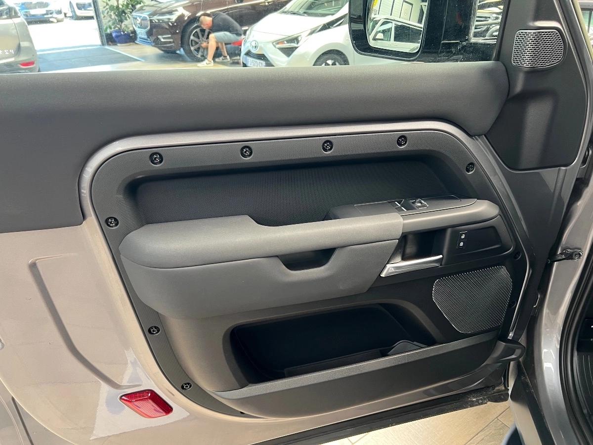 Land Rover Defender HARDTOP 90 3.0 D200 MHEV BVA8 4WD X-DYNAMIC /ATTELAGE/CARPLAY/CAM360/